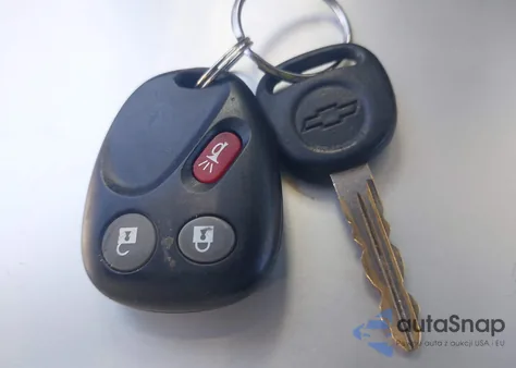 2005 Chevrolet Avalanche 1500 Ls из США, поврежденный, VIN 3GNEC12Z15G166147